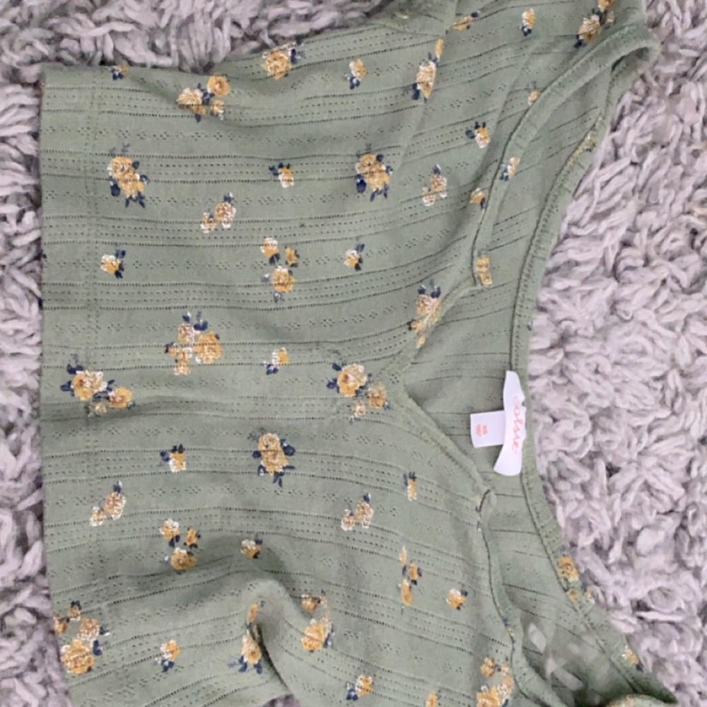 Sage Green Crop-top ! ☀️🌱